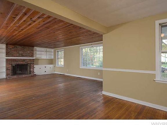 2nd image of 60 Willowbrook Dr