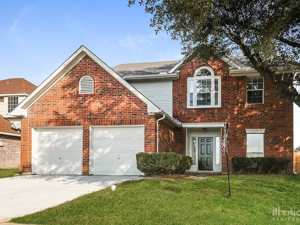 1st image of 205 Pebblebrook Ln