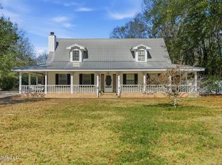 13600 Reservoir Dr, Moss Point, MS 39562