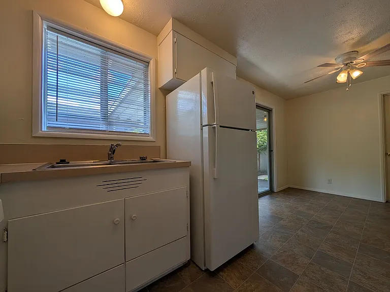 1180 E 32nd Ave — Photo 11