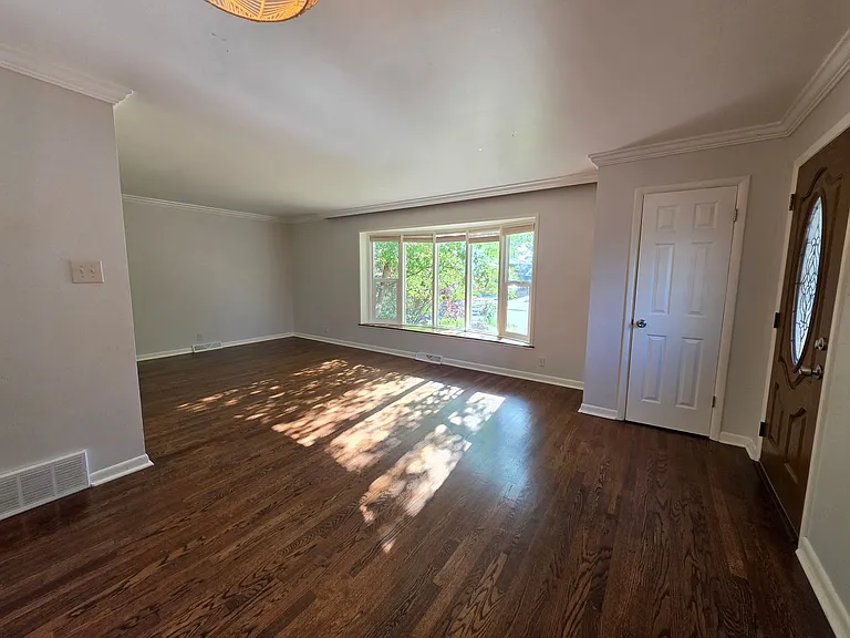 245 Garnet St — Photo 4