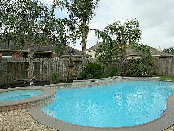 5th image of 15210 Brown Eyed Susan Ct