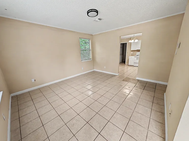 1007 Winton Ave #A — Photo 6