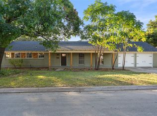 3808 Palomino Dr, Benbrook, TX 76116