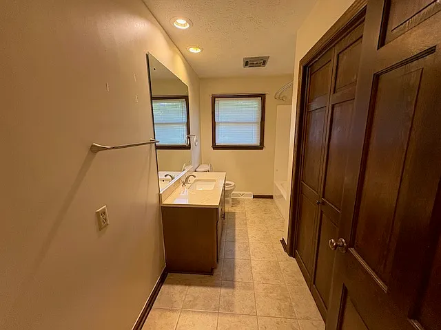 5809 Holston Dr — Photo 14