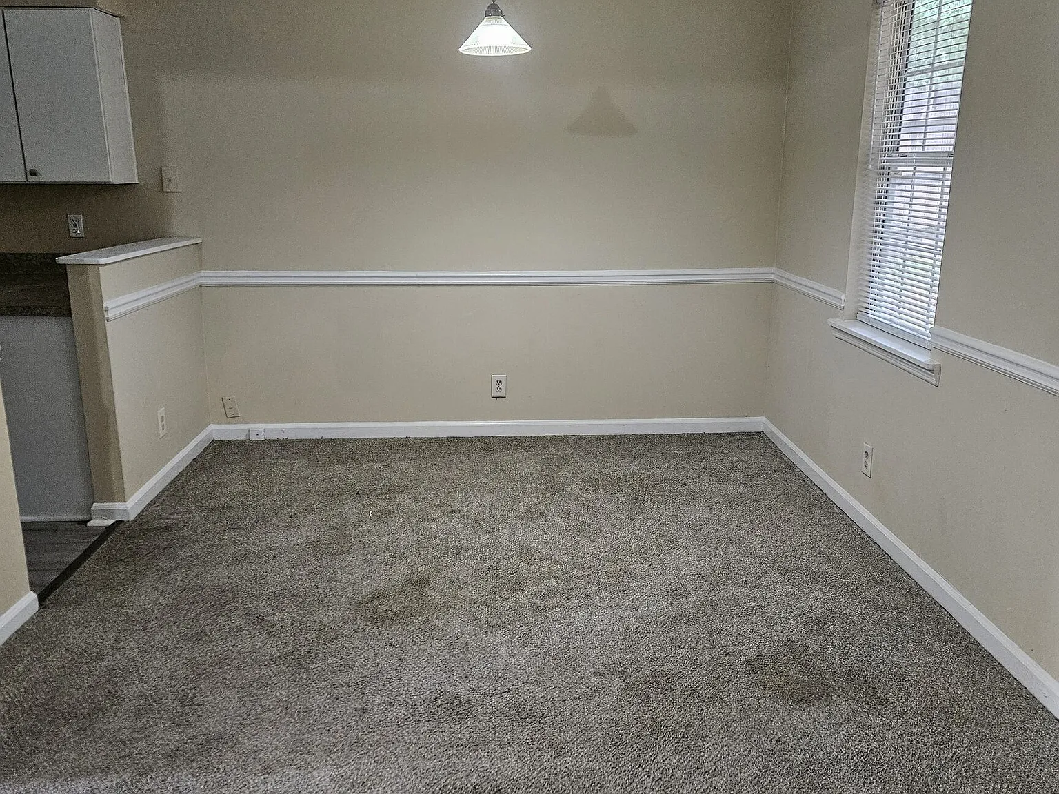3 bed, 2.5 bath, 1484 sqft, $1,799 — Photo 3