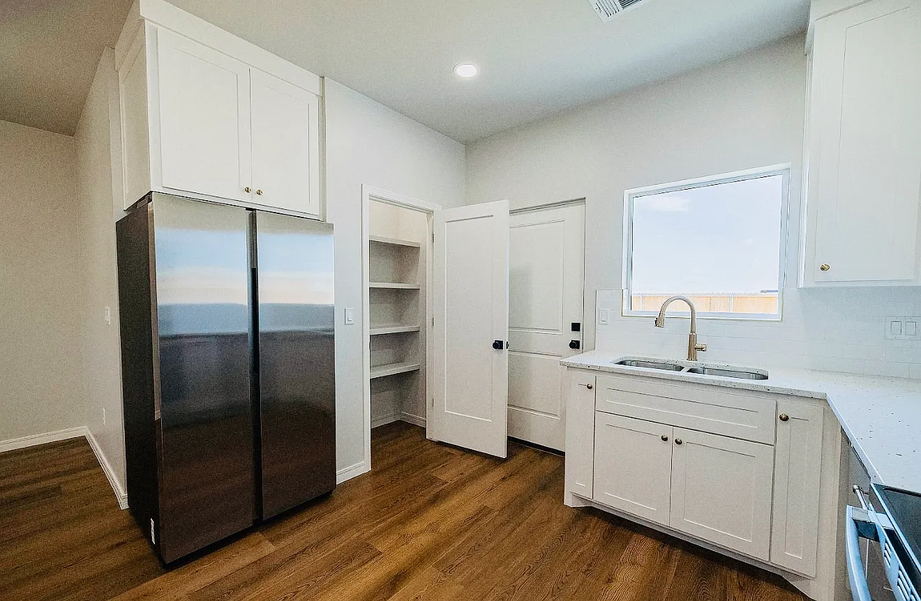 3 bed, 1400 sqft, $1,950 — Photo 4