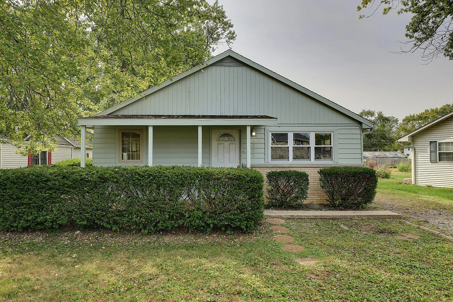 2907 W John St photo 1