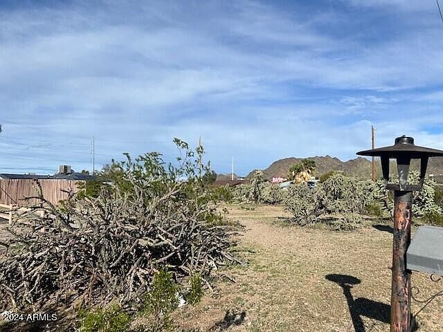 2nd image of 1004 E MOUNTAIN VIEW Road