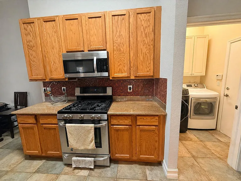 10372 Old Winston Ct — Photo 11