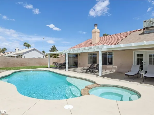 4753 Carefree Dr, Las Vegas, NV 89122