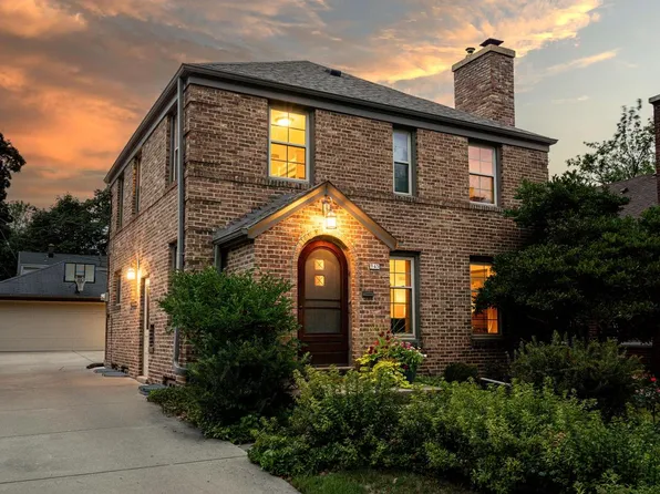 945 Robertson STREET, Wauwatosa, WI 53213