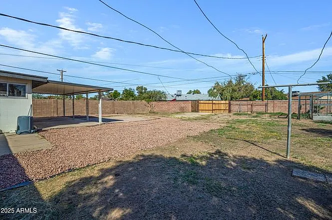 110 W Del Rio Dr — Photo 4