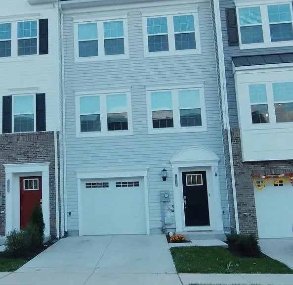 1235 Greylock Ln — Photo 1