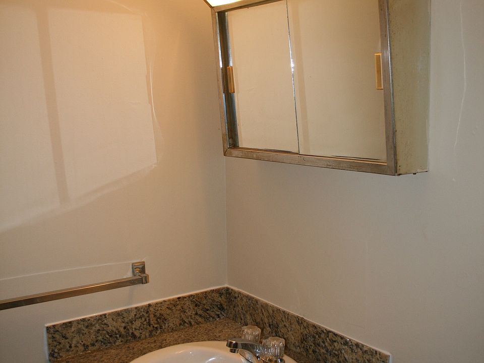 Photos of model unit. Please schedule a visit to view actua
