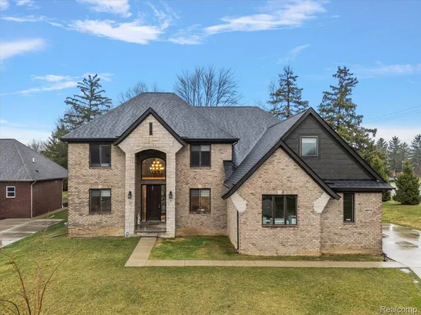 3973 Lisa Marie Dr, Sterling Heights, MI 48314