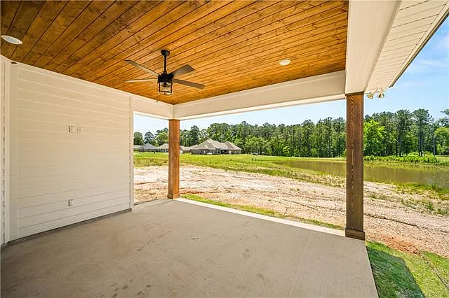537 Feliciana Dr — Photo 32