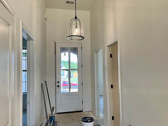 2nd image of 65 Laurel Wood Ln