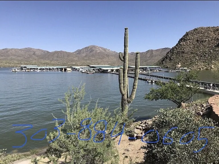 Bartlett Lake 20 minutes away
