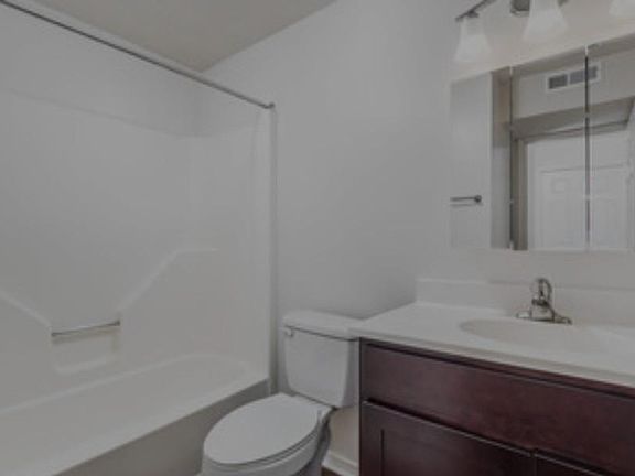 3rd image of 8024 Lincoln Ave