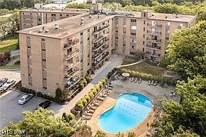 4th image of 18501 Hilliard Blvd APT A1