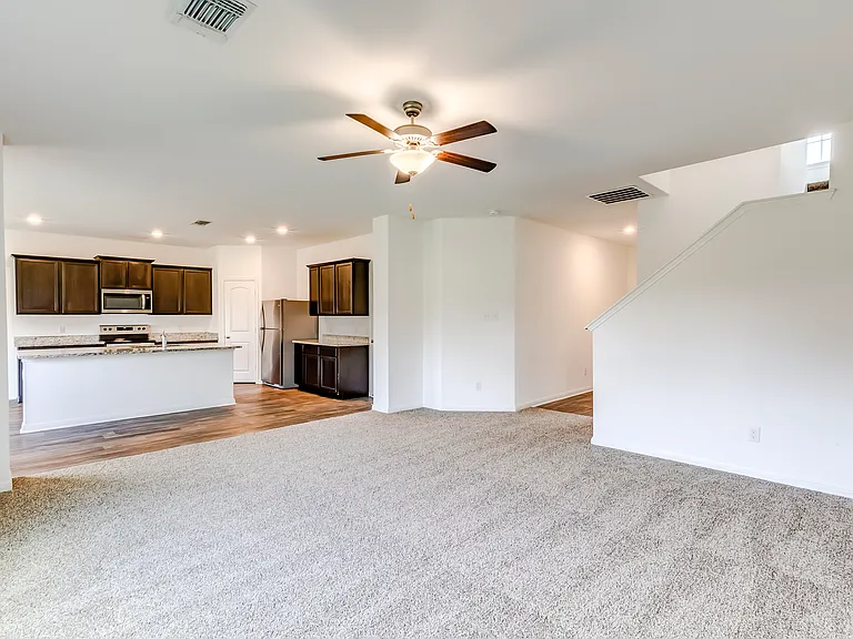 117 Fairfax Ln — Photo 11