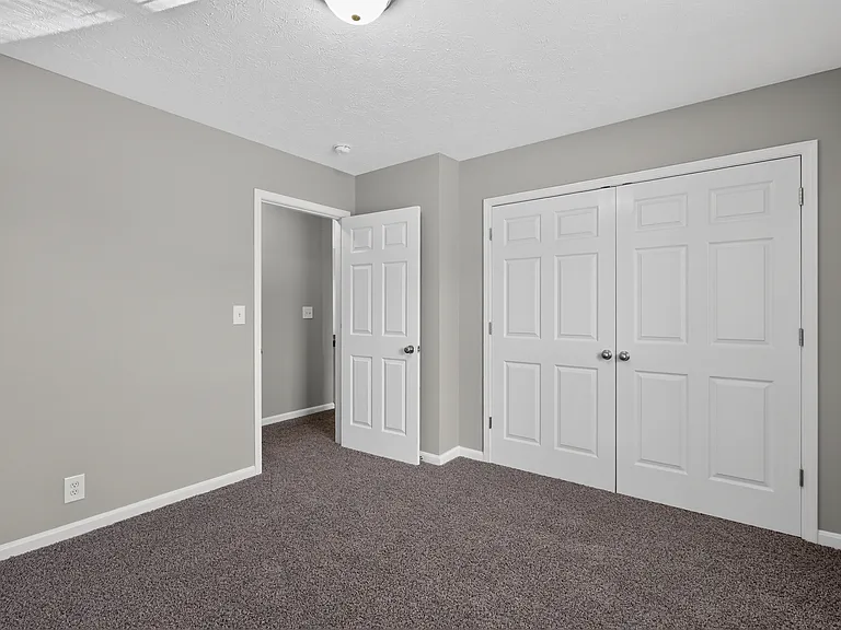 Shelbyville Place — Photo 10