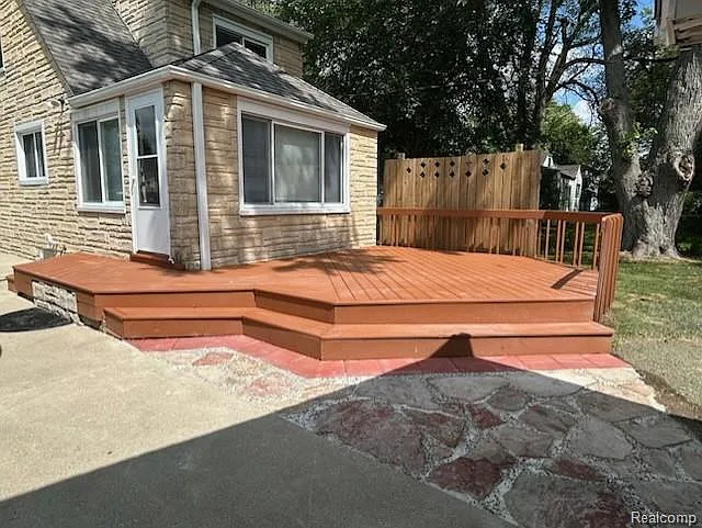 2 bed, 1.0 bath, 1047 sqft, $1,650 — Photo 2