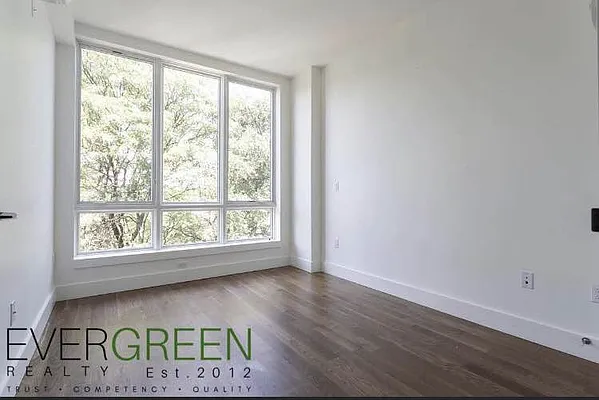 Rented by Evergreen Apartments BK | media 4