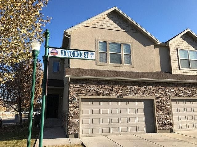 1st image of 4858 W Victorine St
