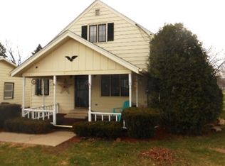 118 Pearl St, Sharon, WI 53585