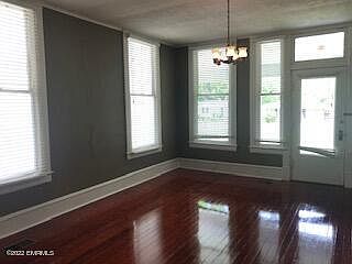4th image of 2720 Poplar Springs Dr