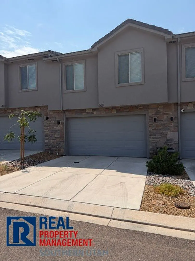Newer Townhome in Ivins — Photo 2