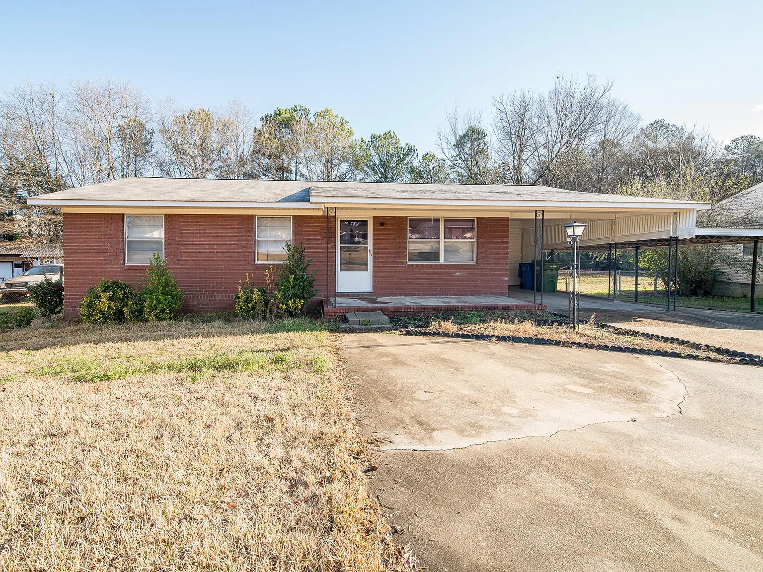 3 bed, 1100 sqft, $1,295 — Photo 1