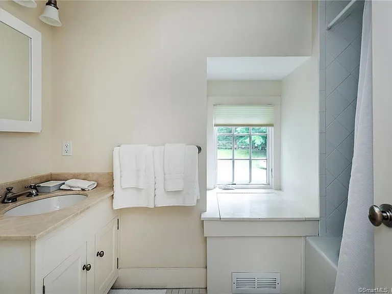 37 Turner Rd — Photo 13