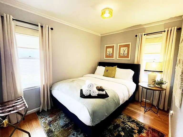 602 N Altadena Ave — Photo 16