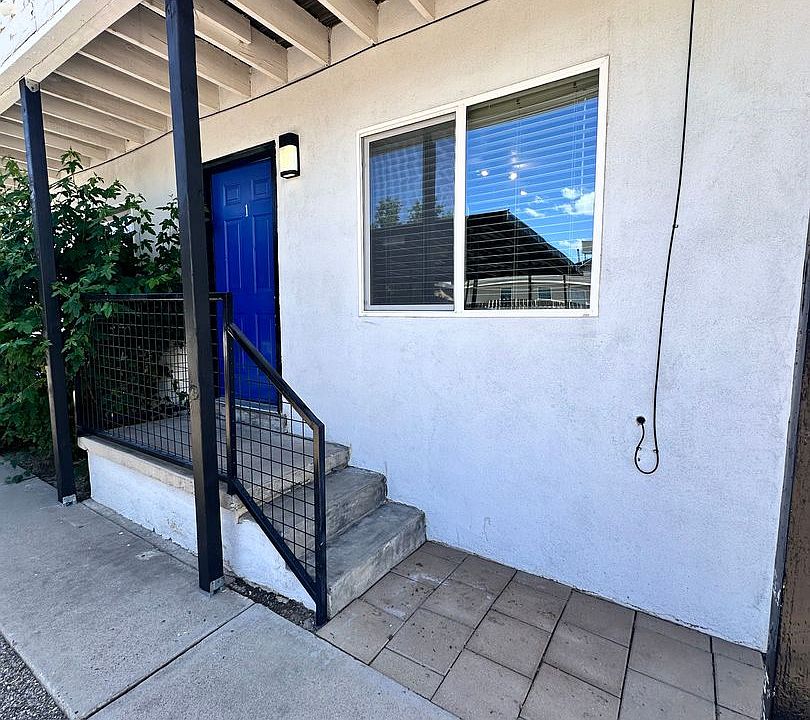 1st image of 210 Cornell Dr SE APT 1