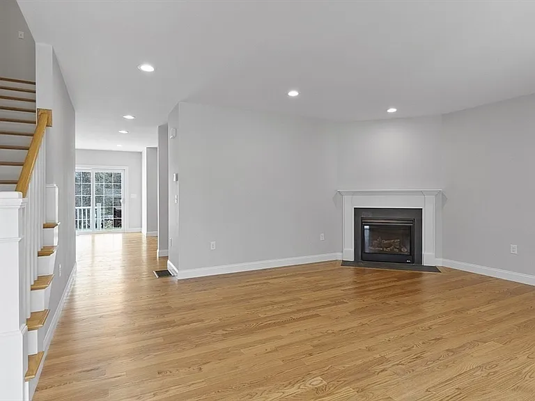 149 Lowell Rd #U-1 — Photo 2