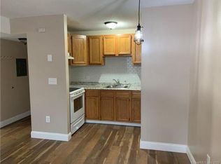 7 Center Ct, Newington, CT 06111