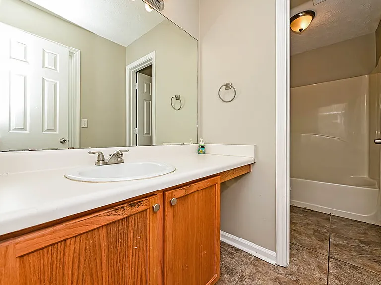 172 Marsh Glen Dr — Photo 18