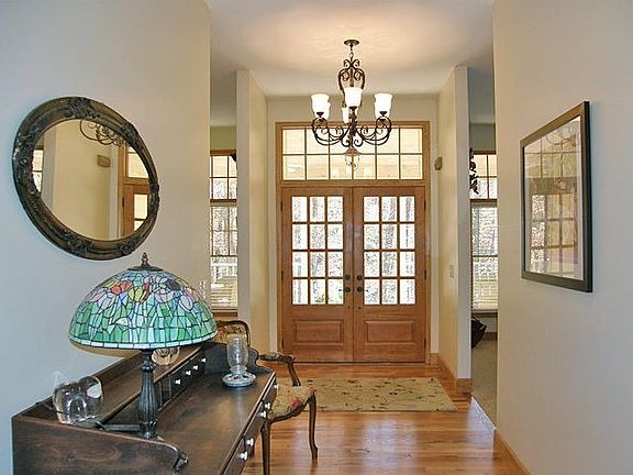 Grand wide foyer w/double front entrance doors