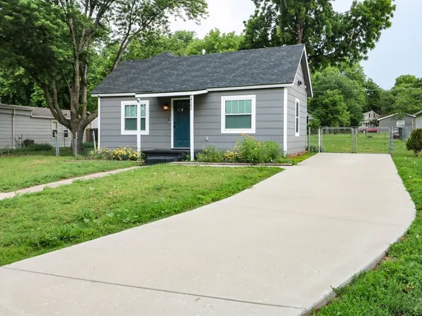 422 E Vine St, Mulvane, KS 67110