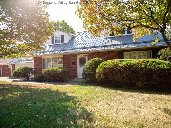 2720 Lakeview Dr, Saint Albans, WV 25177