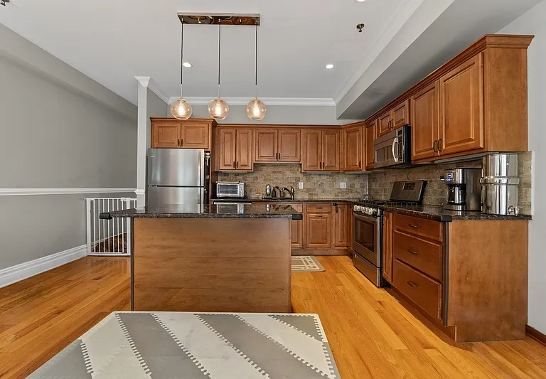 618 Jefferson St #2 — Photo 4