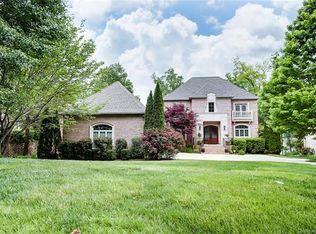 932 Thorn Ridge Ln, Lake Wylie, SC 29710