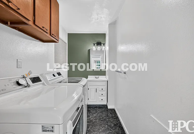 1818 Christian Ave — Photo 23