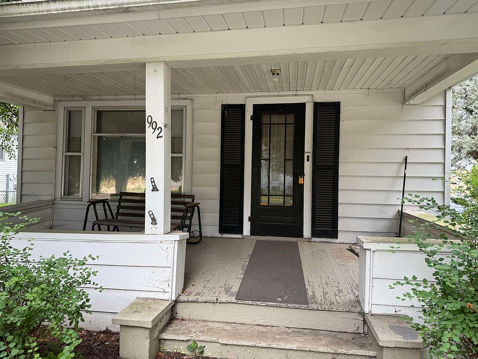 1st image of 992 N Church St