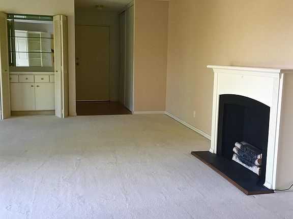 3rd image of 821 N Humboldt St APT 407