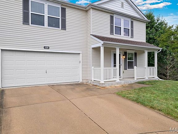 2nd image of 520 Glengarry Ct