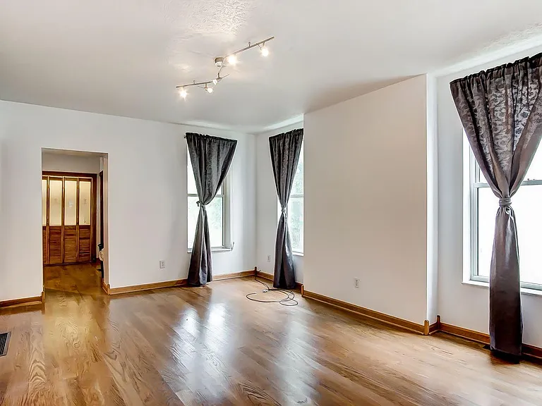 138 W 1st Ave — Photo 7